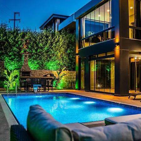 Villa Oasis Estates *